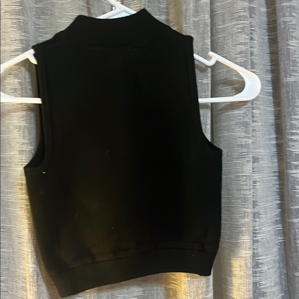 Wild fable Black Sleeveless Zip-Up Top - Picture 2 of 3